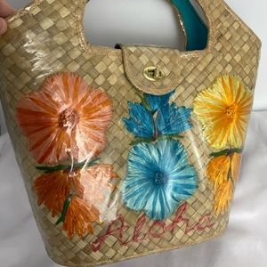 Vintage Aloha Straw Floral Purse / Beach Bag Made in the Philippines.